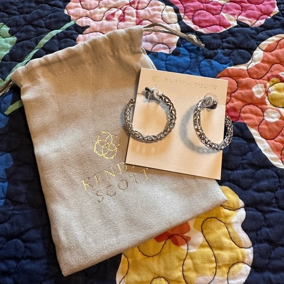 Kendra Scott Jewelry - Kendra Scott Maggie Filigree Hoops